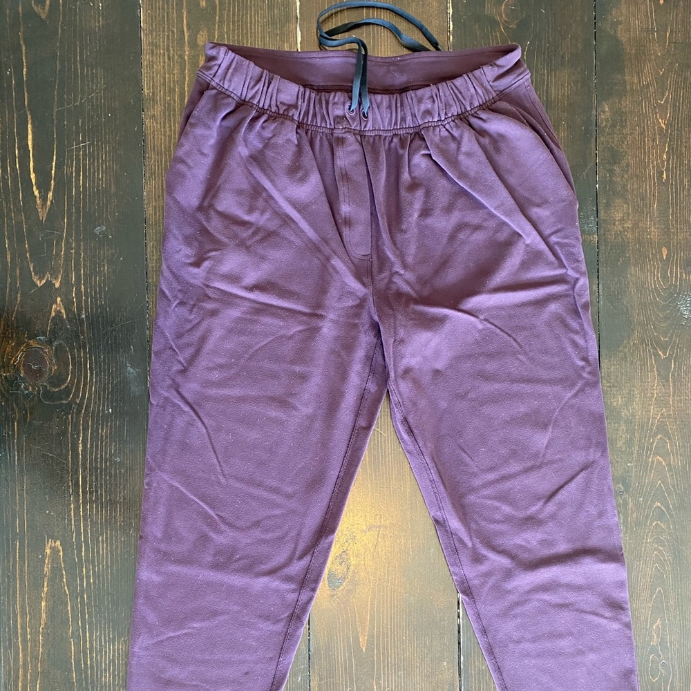 Women’s Lululemon Jet crops size 8
